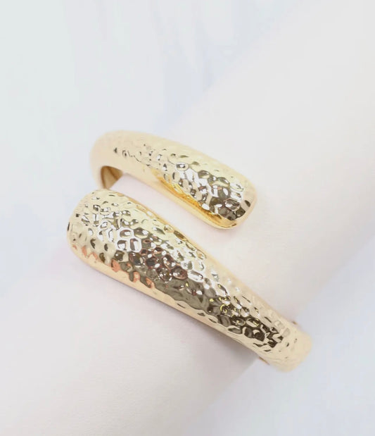 Banbury Hammered Gold Bangle