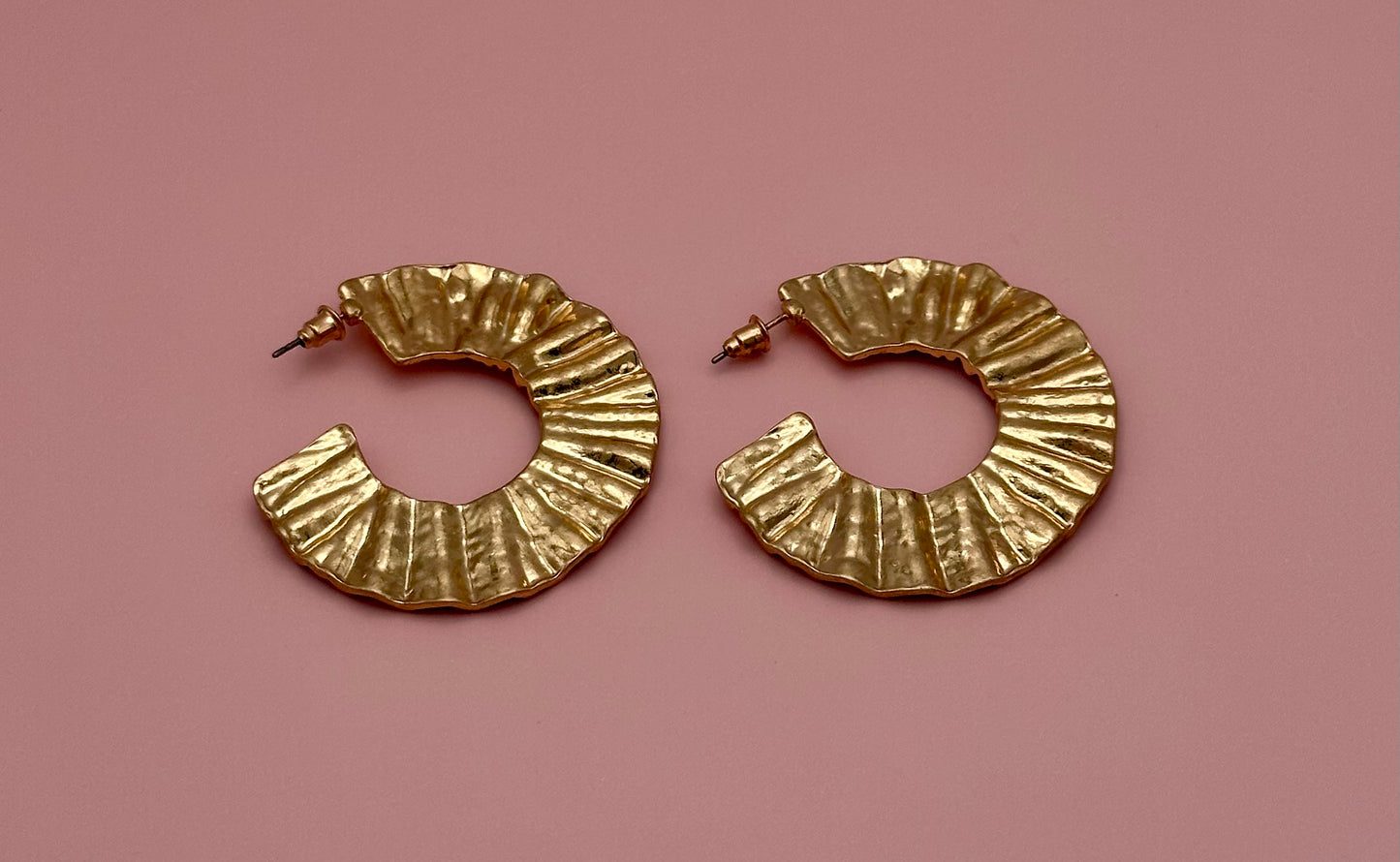 Ribbed Gold Hoop Earrings