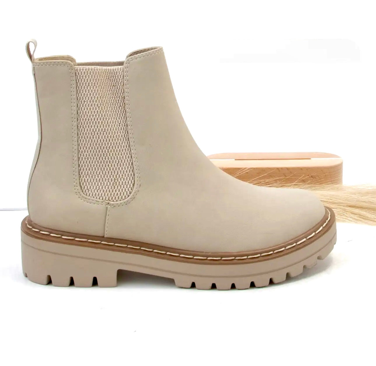 Sand Lug Sole Chelsea Boot